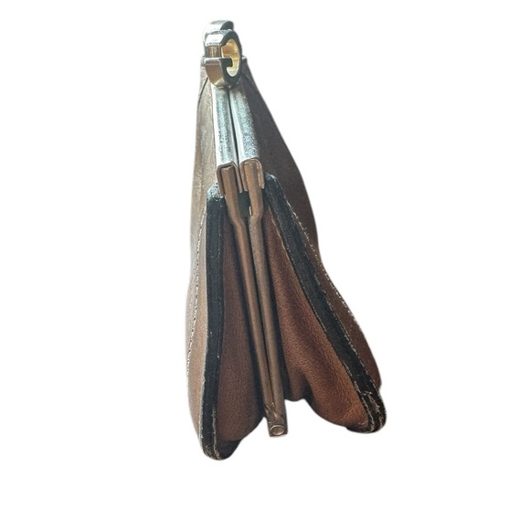 Gucci Brown Leather Kiss-lock Coin purse - Picture 6 of 11